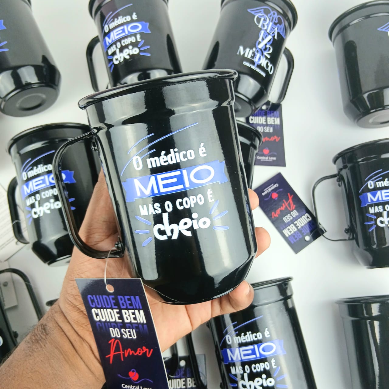10 Canecas Alumínio Preta 600ml Personalizadas