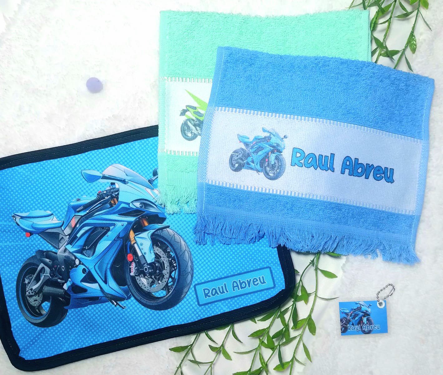 Kit Escolar Personalizado – 2 Toalhinhas + Tapetinho Impermeável